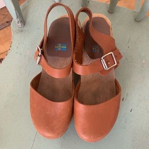 MIA Abba Clog size 36 tan wooden heel